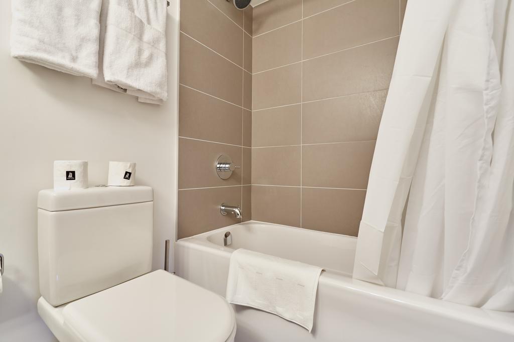 Atlas Suites - Yorkville Furnished Apartments Toronto Chambre photo